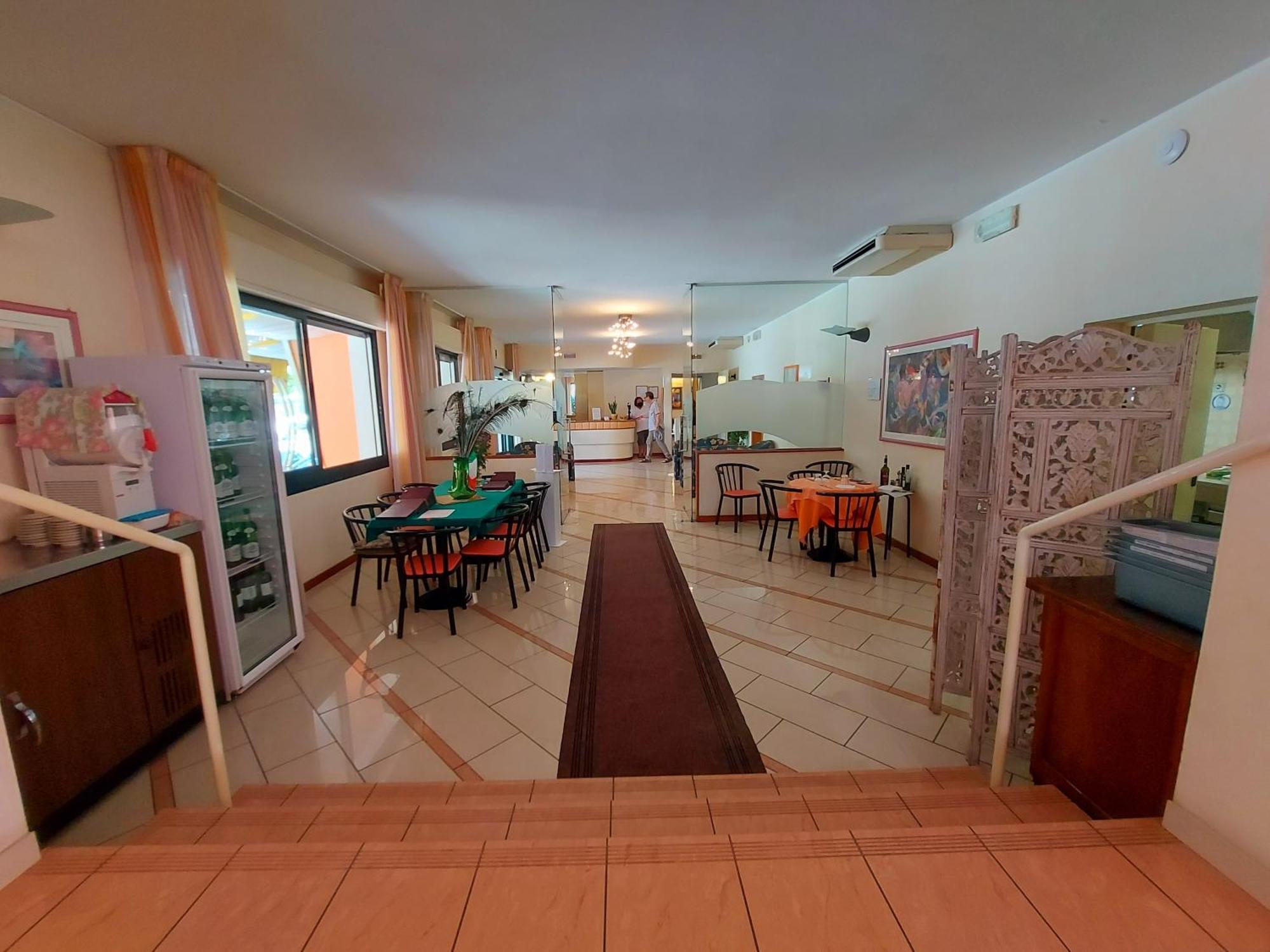 Hotel Joli เชเซนาติโก ภายนอก รูปภาพ